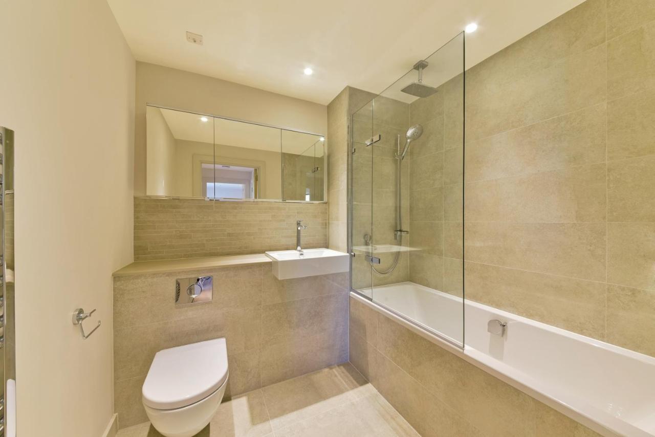 Stunning, Spacious With A Balcony